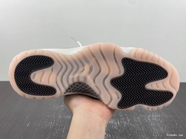 Jordan Neapolitan AR0715-101 Air 11 0810